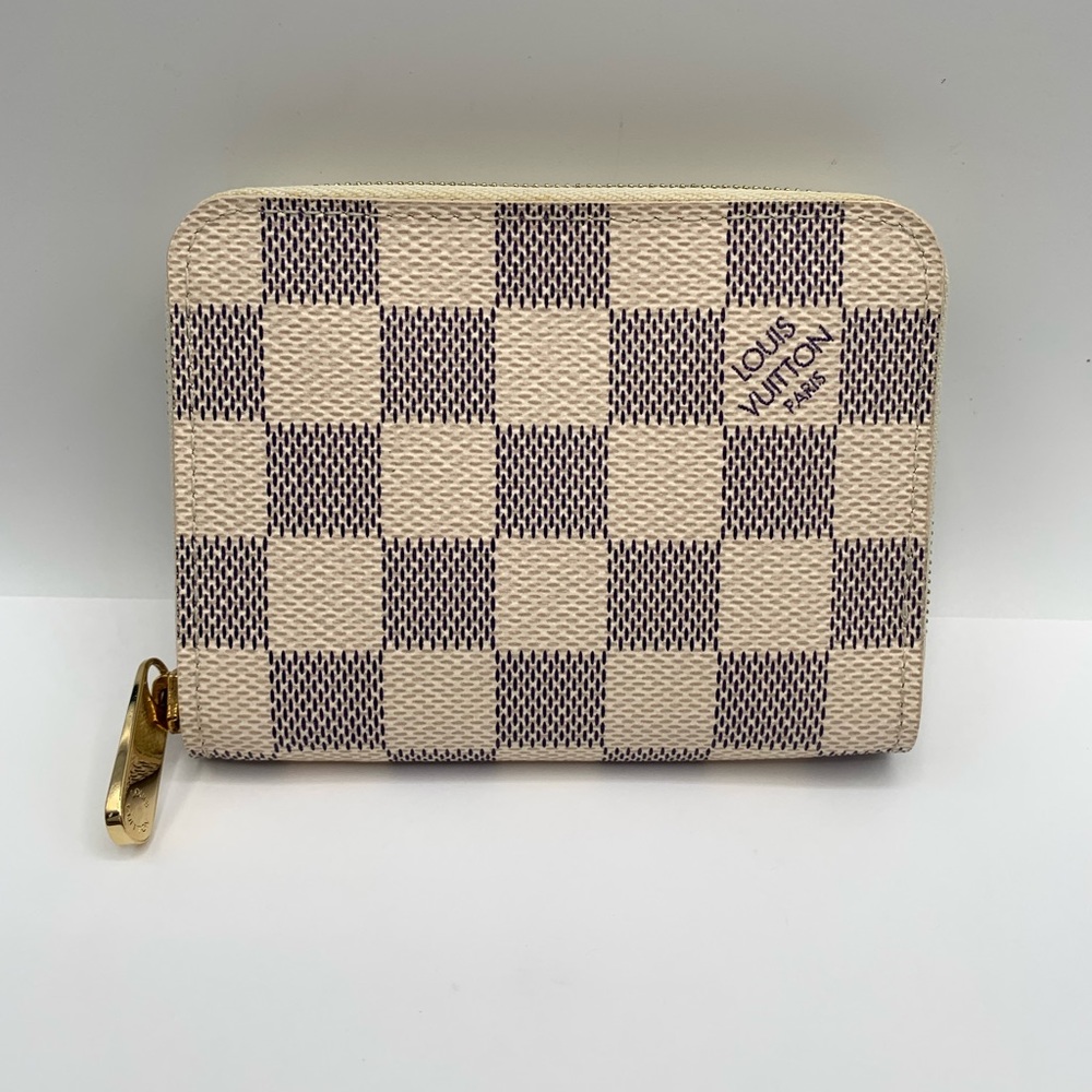 Authentic Louis Vuitton zippy coin purse